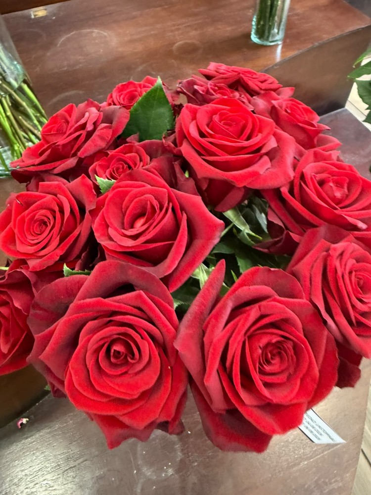 Rose unstoppable 60 A1 Flower Village EC buy wholesale on M-Flowers